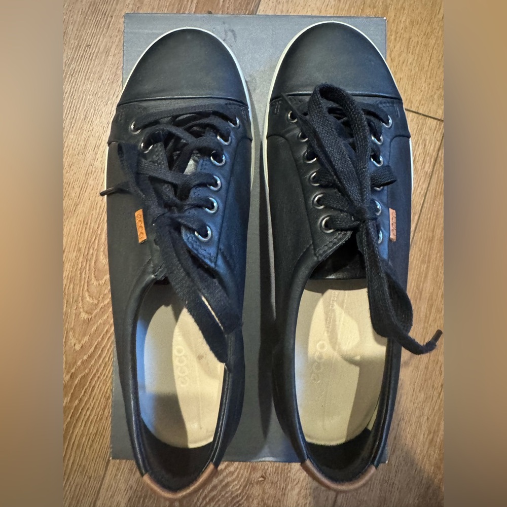 Black Ecco Soft 7 sneakers, size 39 women